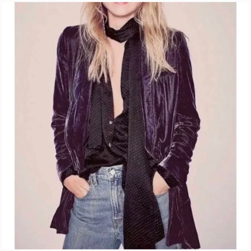Free People yesterday’s muse black velvet blazer no closure